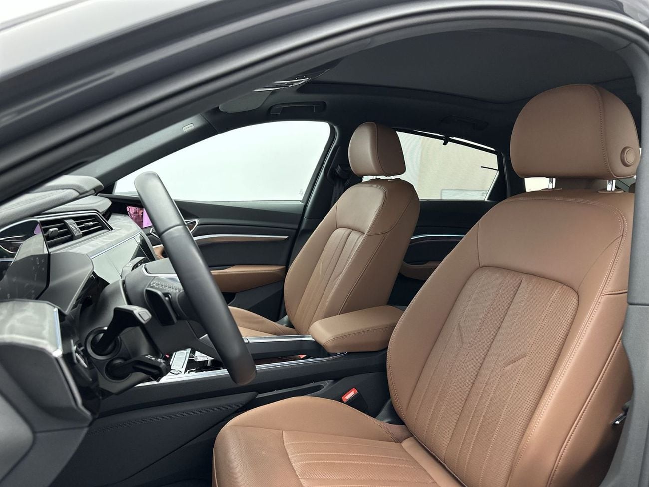 Audi Q8 etron 55 quattro S Line Q8 Sportback S line 55 e-tron quat 408hp Progress (Ref# 015924)