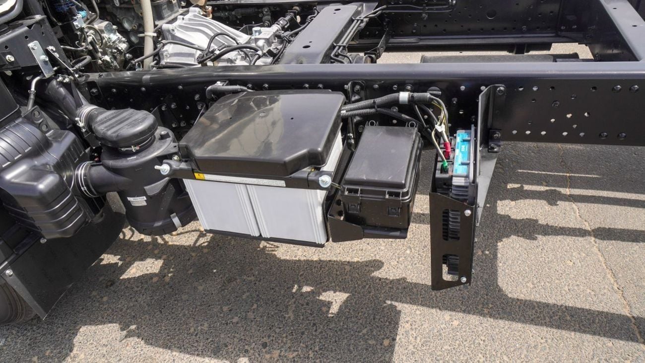 ميتسوبيشي كانتر فان Brand New Mitsubishi Fuso Canter 2026 4.2L M/T |White/Black|CANTERCHASSIS-170-ABS-2T| FOR EXPORT