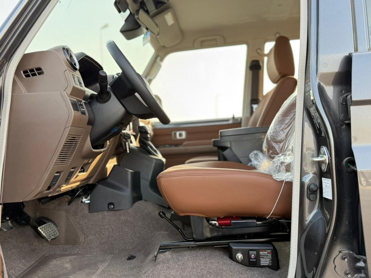 Toyota Land Cruiser 70 HT VXR 4.0L LC76 5 DOORS