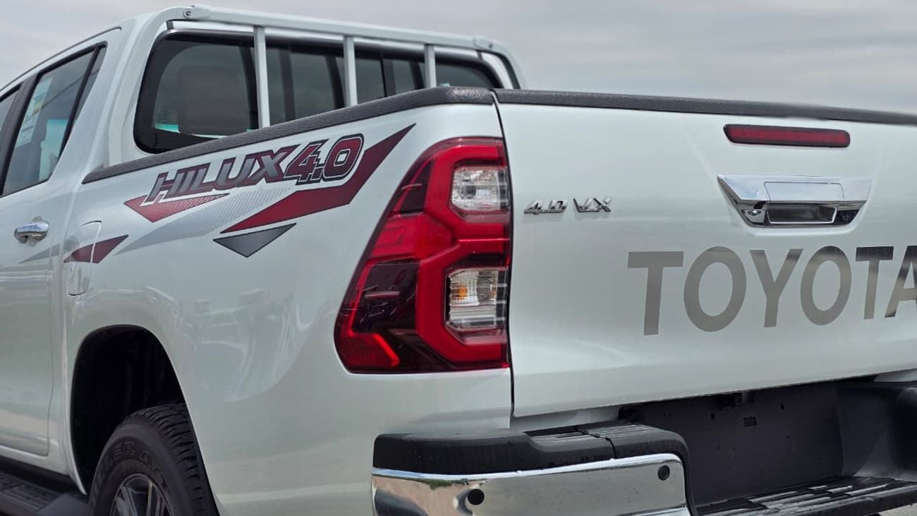 تويوتا هيلوكس BASE DC TRD 4.0L 4WD