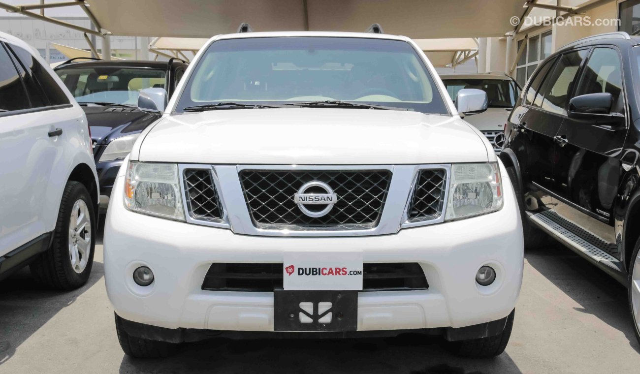 Nissan Pathfinder SE