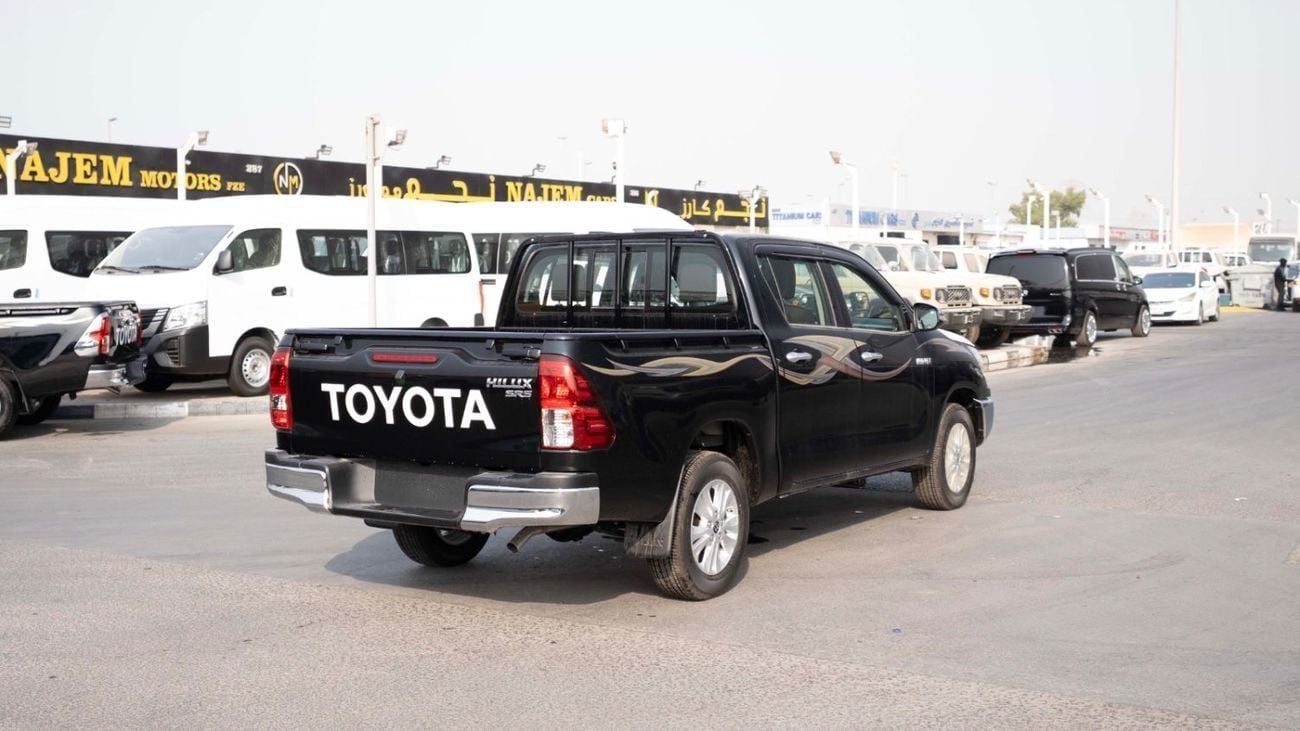 تويوتا هيلوكس GL 2.7L Double Cab Utility RWD