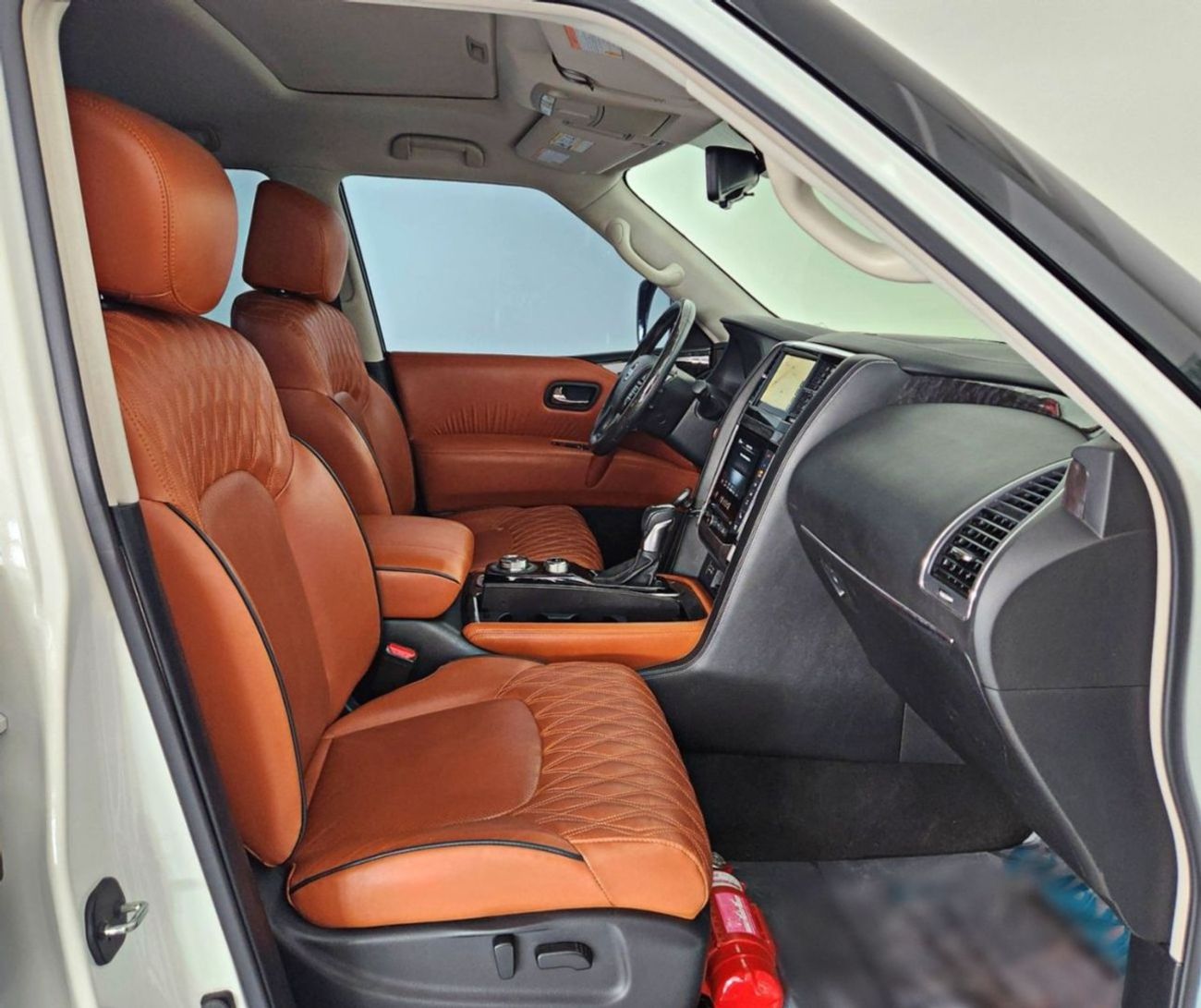 Nissan Patrol LE PLATINUM V8 5.6L-8CYL RADAR FULL OPTION - ORIGINAL PAINT - GCC SPECIFICATION