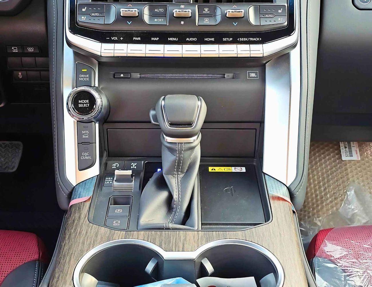 Toyota Land Cruiser 3.3L Diesel Top Variant With RADAR | HUD | BIG DVD | JBL | GCC Specs (CODE # VXR-Z)