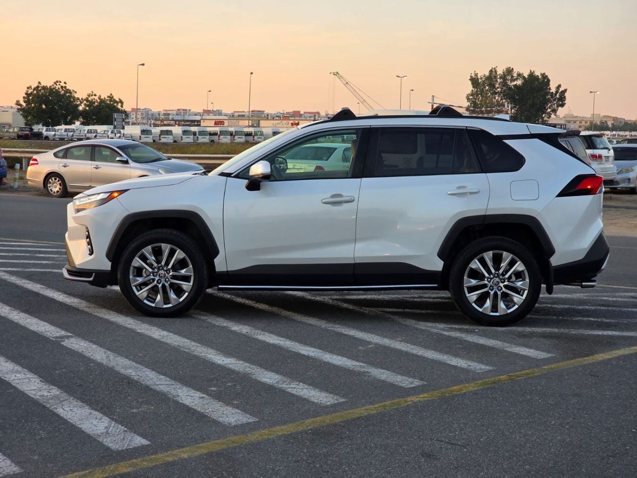 تويوتا راف ٤ 2.5L XLE (Premium)