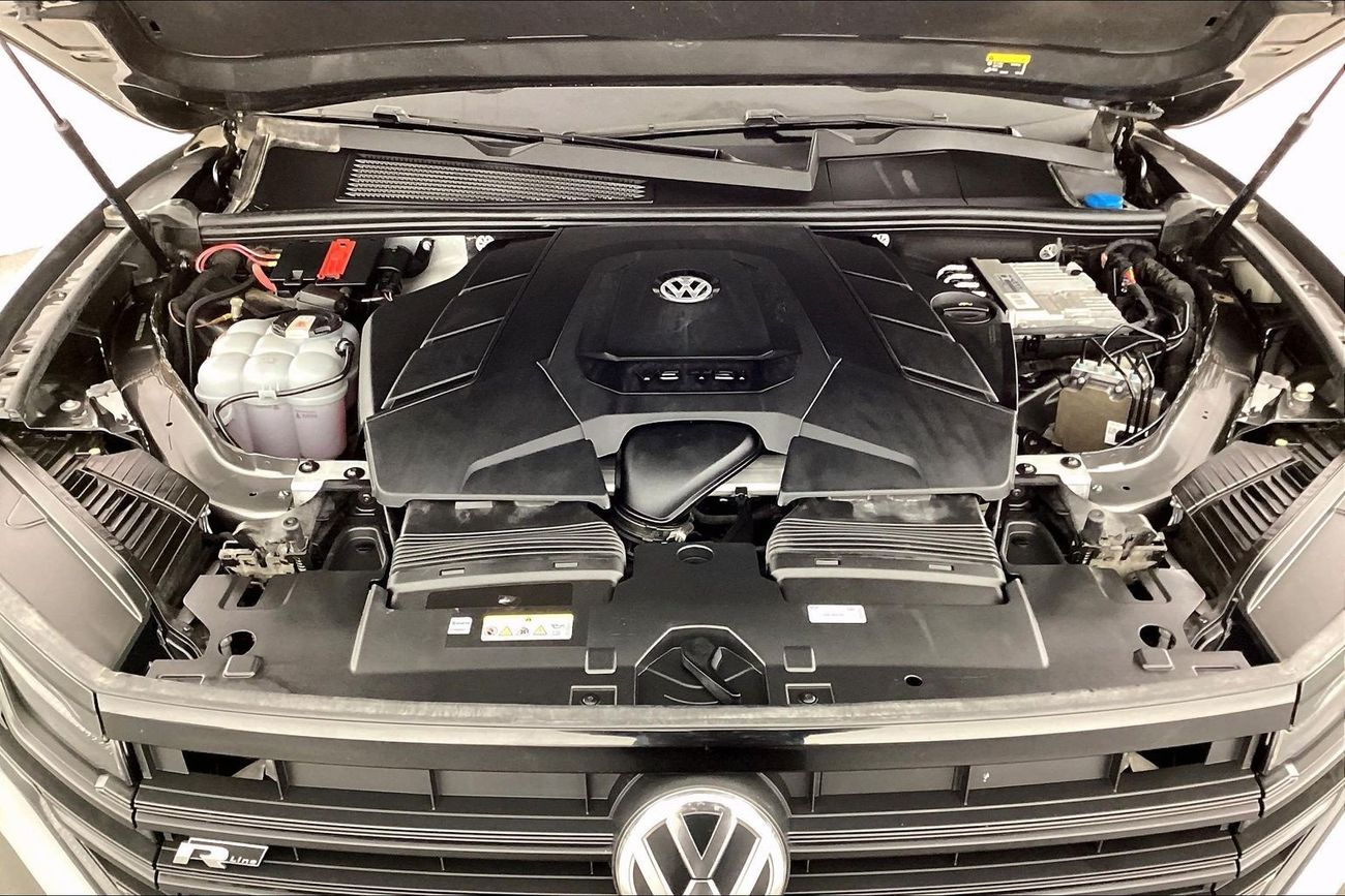 Volkswagen Touareg R-Line | Guaranteed Warranty | 0 Down Payment