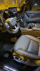 Toyota Land Cruiser VXR 4.0L Black-interior 4.0L LHD Petrol Automatic 4WD 6-Cylinders Sunroof Leagher-Electric Front Sea