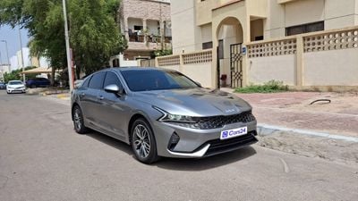 كيا K5 LX كارس24 هي سوق ضخم للسيارات المستعملة موثوق ومضمون ٪كارس24 هي سوق ضخم للسيارات المستعملة موثوق ومضمون