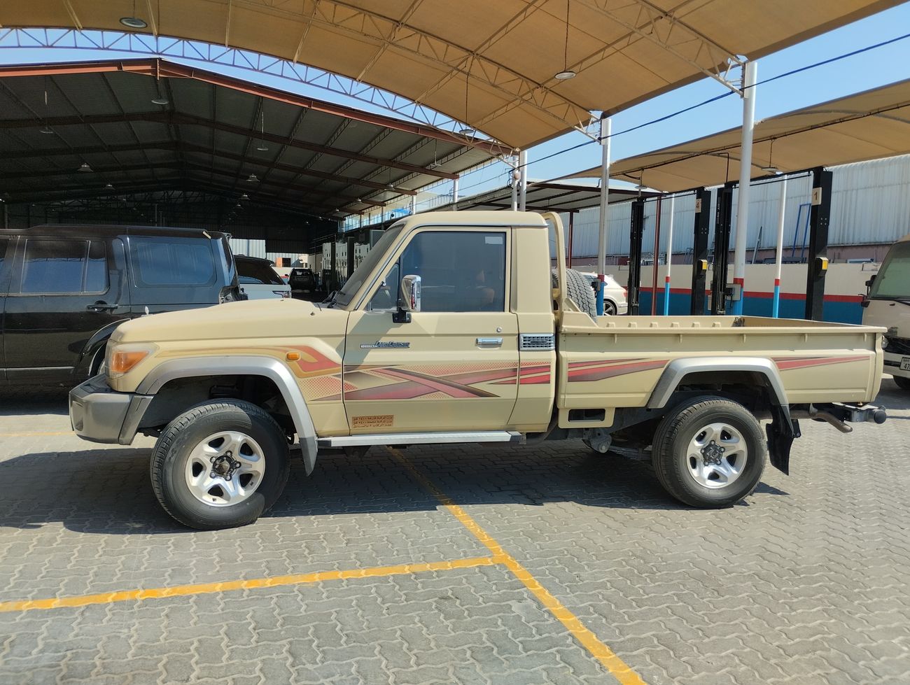 تويوتا لاند كروزر بيك آب