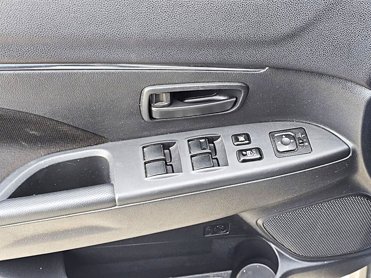 Mitsubishi ASX Low 2.0L FWD USED Mitsubishi Asx 2.0L FWD Gcc 2024 Grey Color