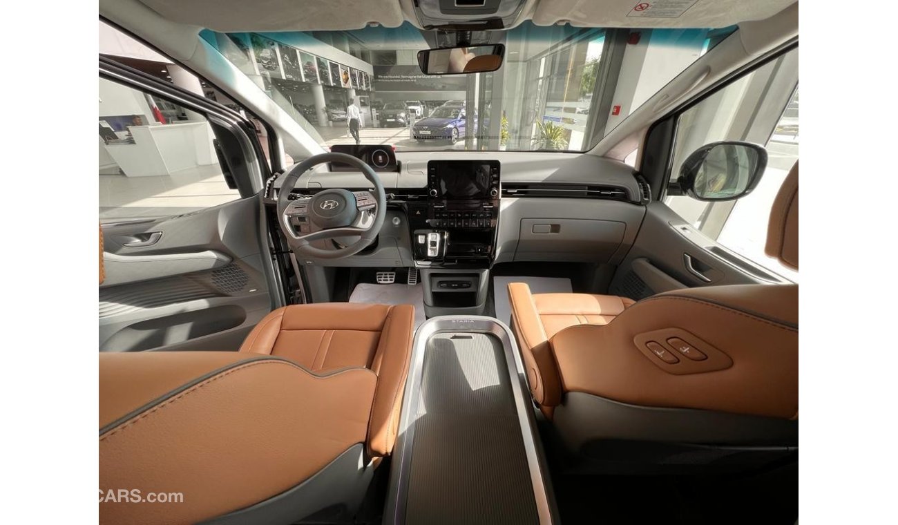 Hyundai Staria 3.5 L | Petrol | 9 Seat |Model2022