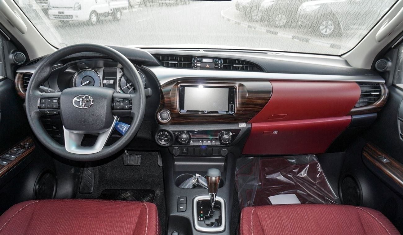 تويوتا هيلوكس GLX 2.7L 4WD