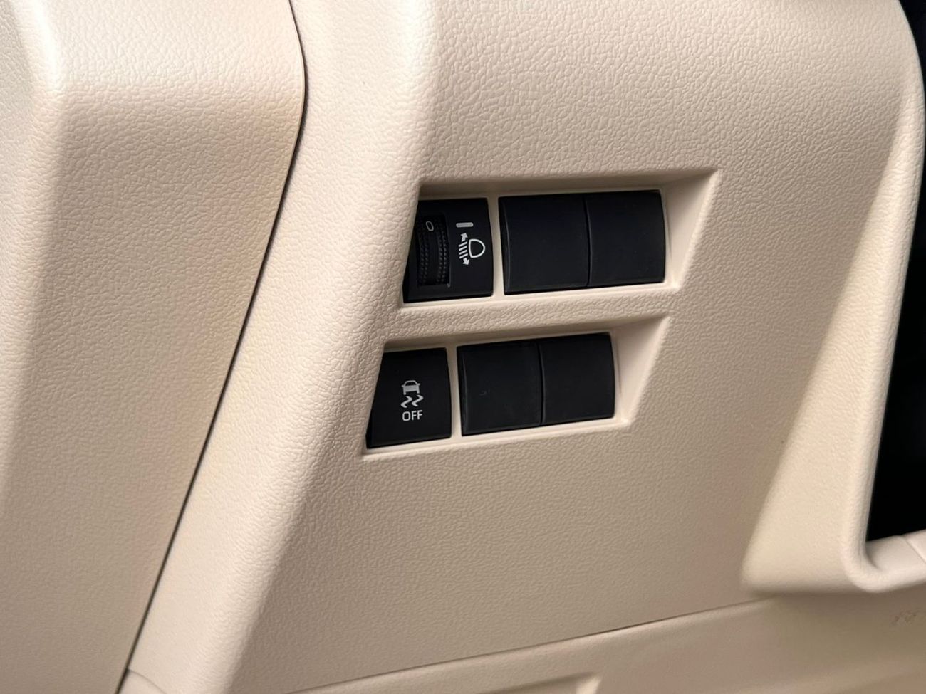 تويوتا لاند كروزر GXR3 3.3L