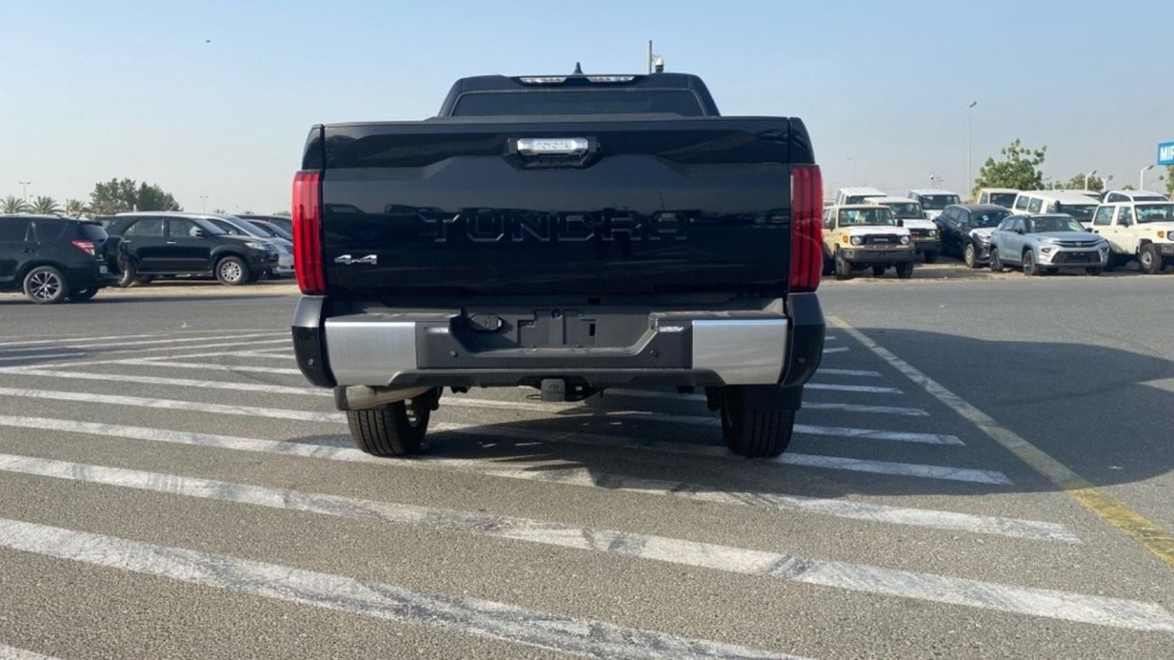 Toyota Tundra LIMITED 3.5 CAPSTONE HEV 4x4 CREW MAX. Brand New