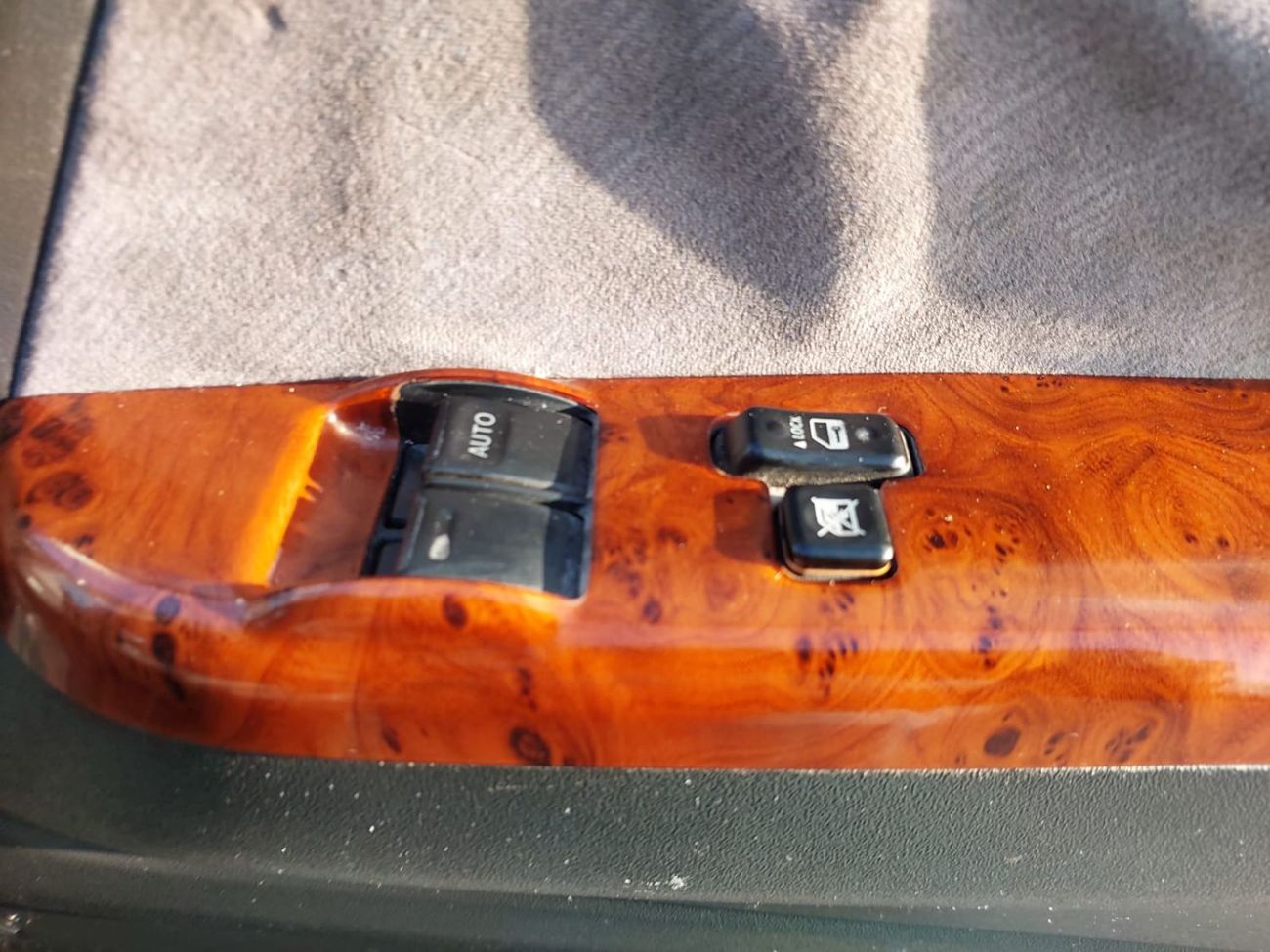 Toyota Hiace TOYOTA HIACE VAN RHD 2005 MODEL 2.0 L PETROL AUTOMATIC(PM19959)