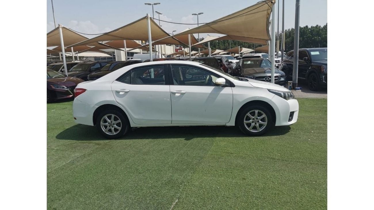 تويوتا كورولا SE Very Clean Car