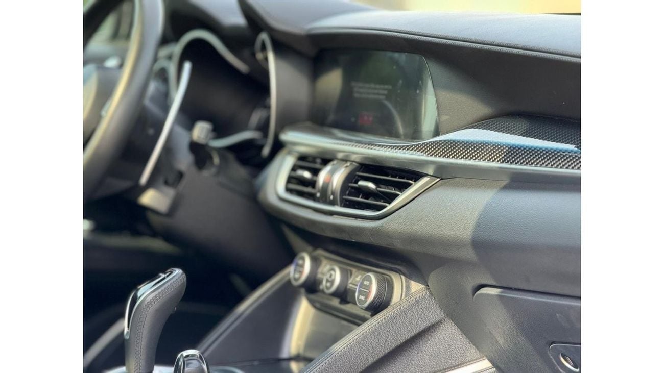 ألفا روميو ستيلفيو سوبر