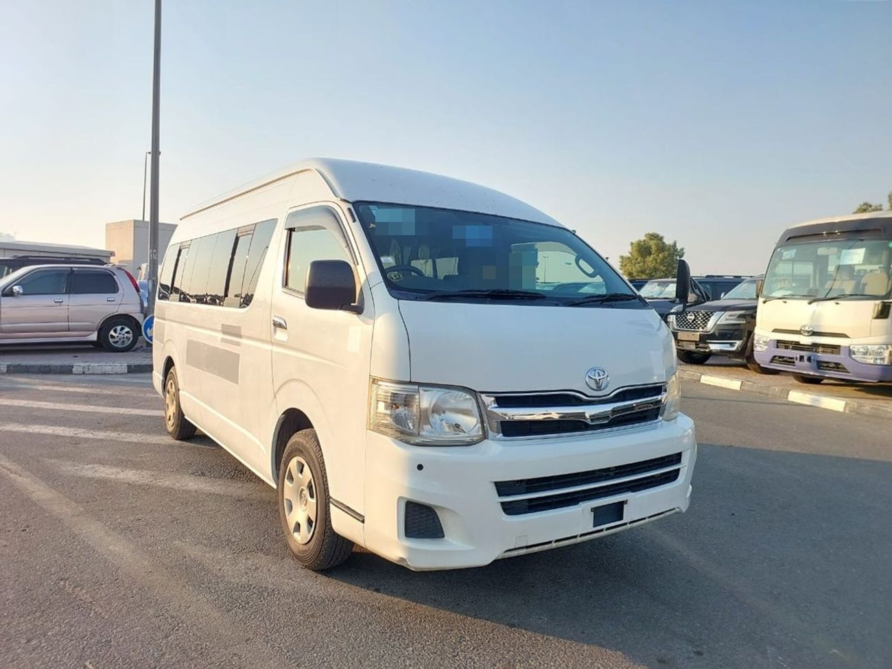 Toyota Hiace TOYOTA HIACE VAN RHD 2011 MODEL 2.7 L PETROL AUTOMATIC(PM08895)