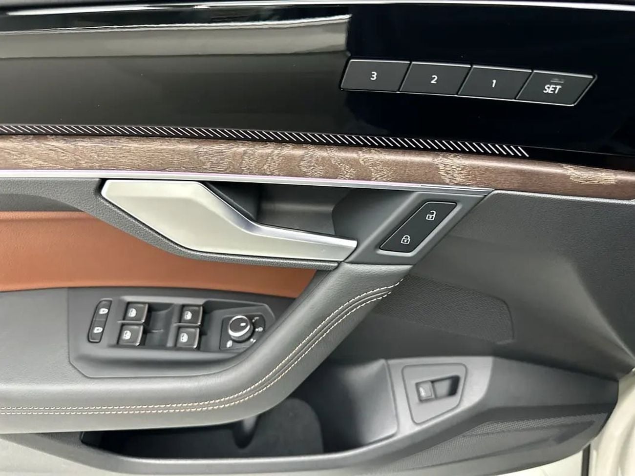 فولكس واجن طوارق Elegance 2 3.0L Elegance (Ref#00479) / 39,100 AED SAVINGS from New Car
