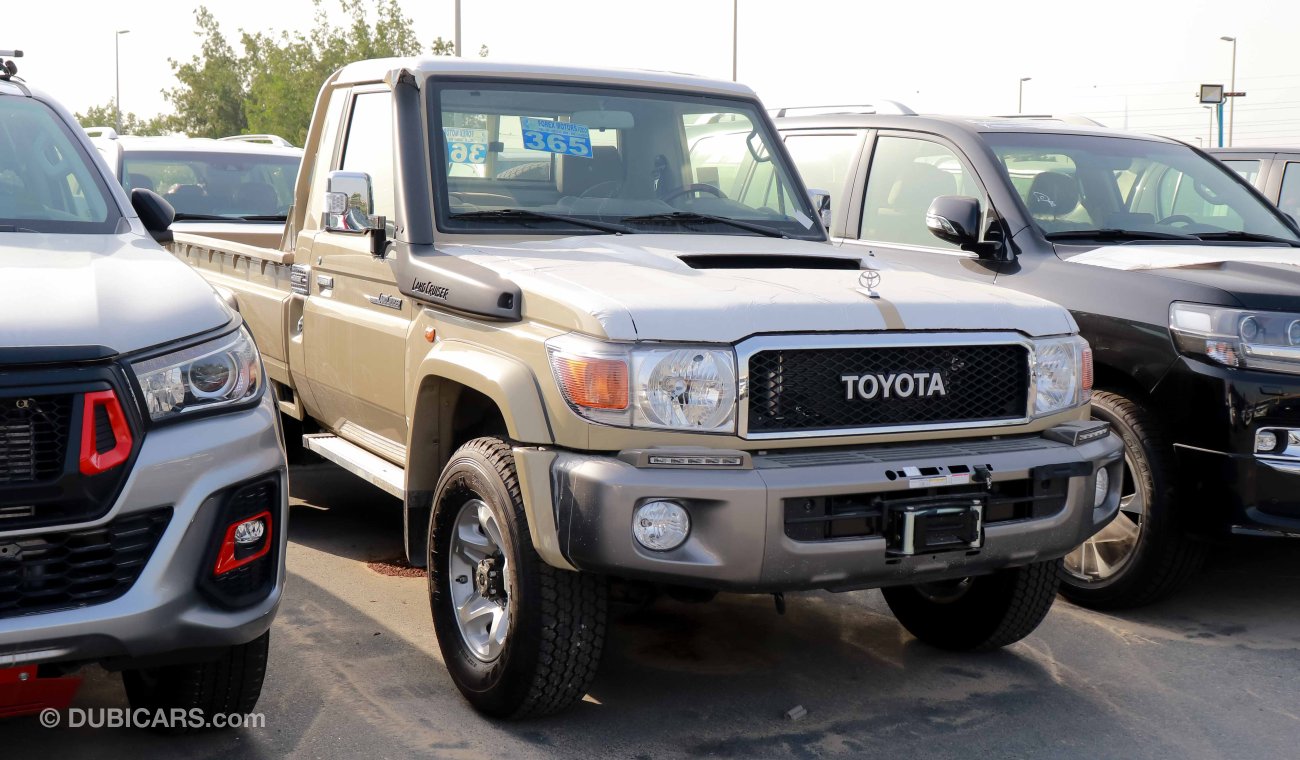 Toyota Land Cruiser Pick Up LX V8