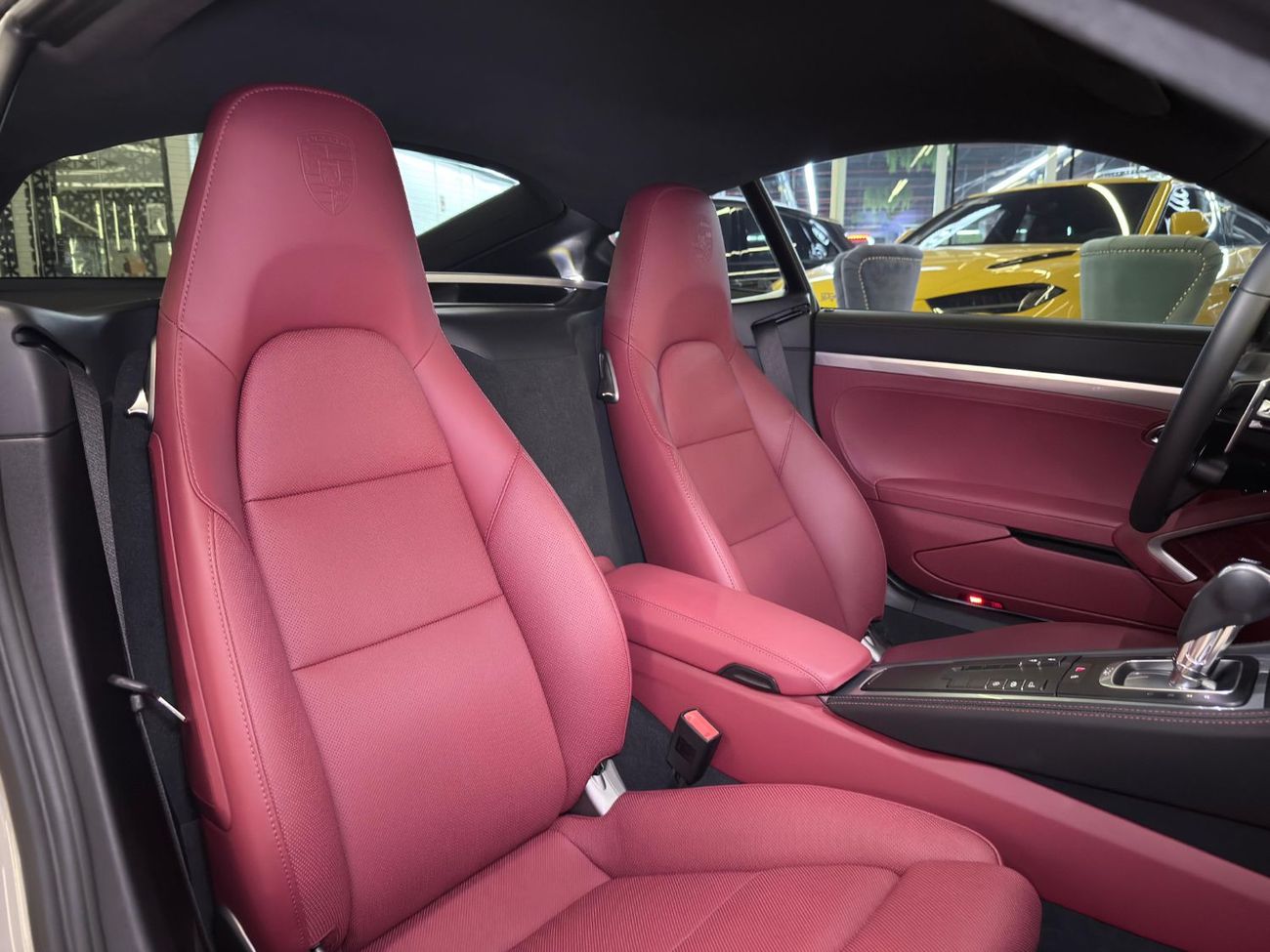 بورش كايمان 718 GTS 4.0L A/T