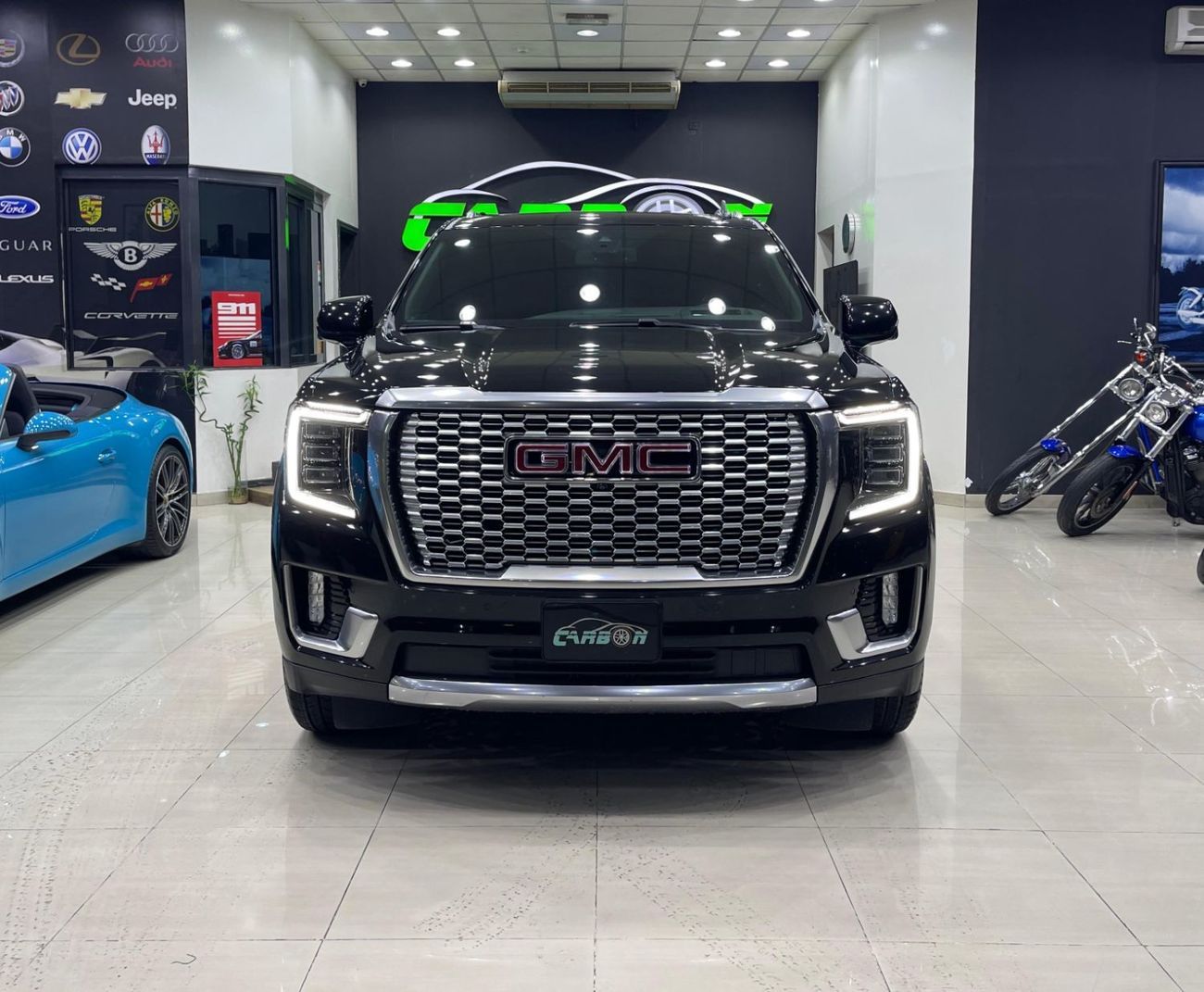 GMC Yukon Denali 6.2L (8 Seater)
