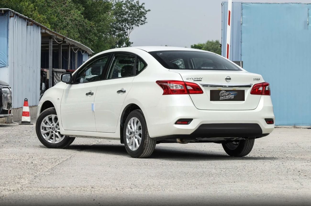 نيسان سيلفي 