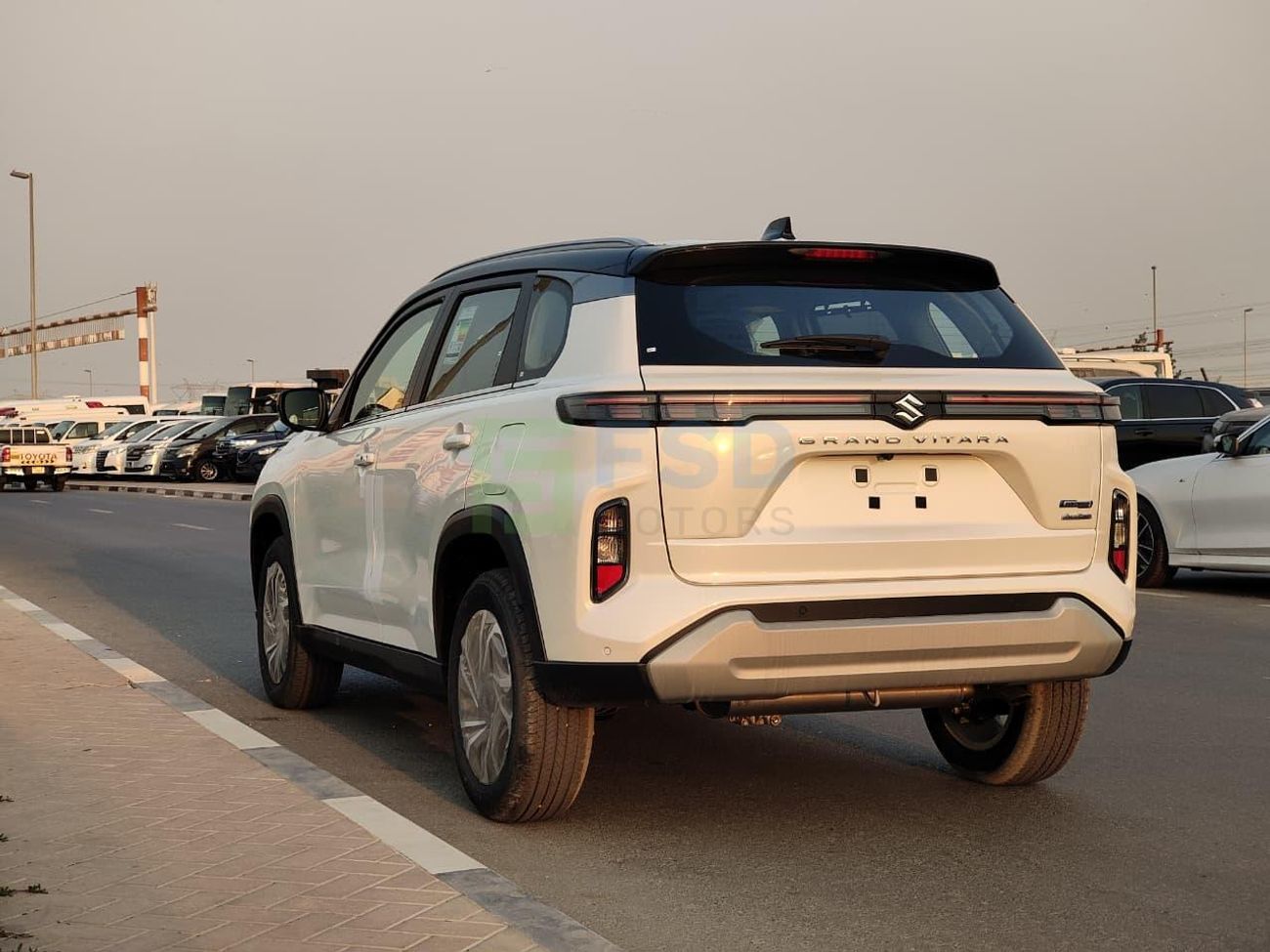 سوزوكي جراند فيتارا GRAND VITARA GLX 1.5L HYB 4WD 6AT SR G26