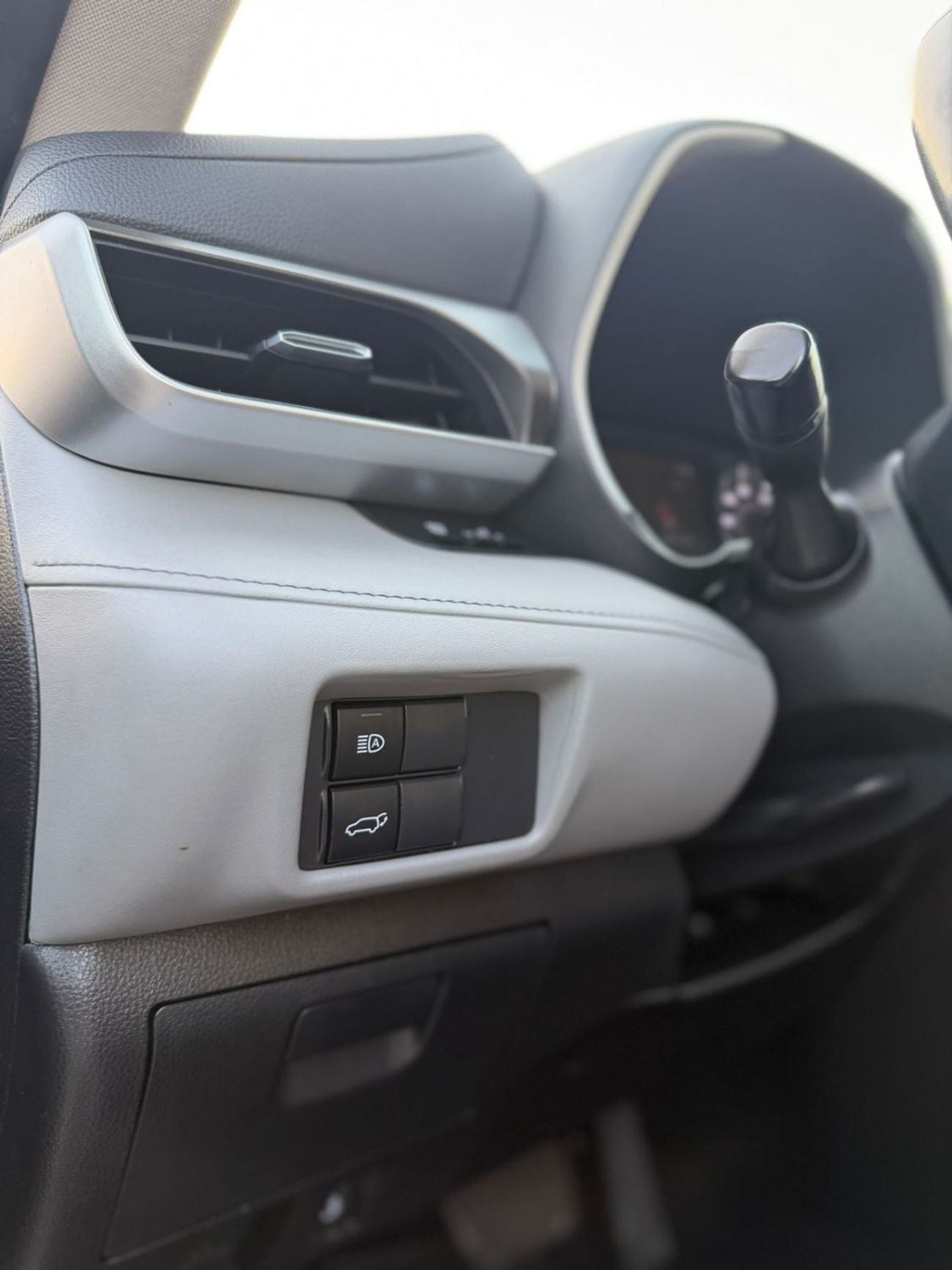 Toyota Highlander 2020 Toyota Highlander XLE Full Option 3.5L V6  - SunRoof - Full Radar System - 7 Seater -Push Start