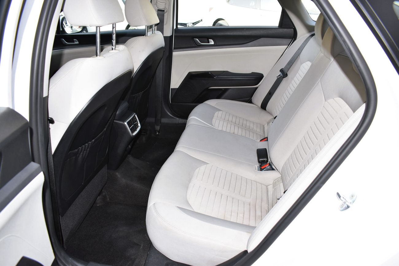 Kia K5 AED 1199 PM | 2.0L STD GCC DEALER WARRANTY