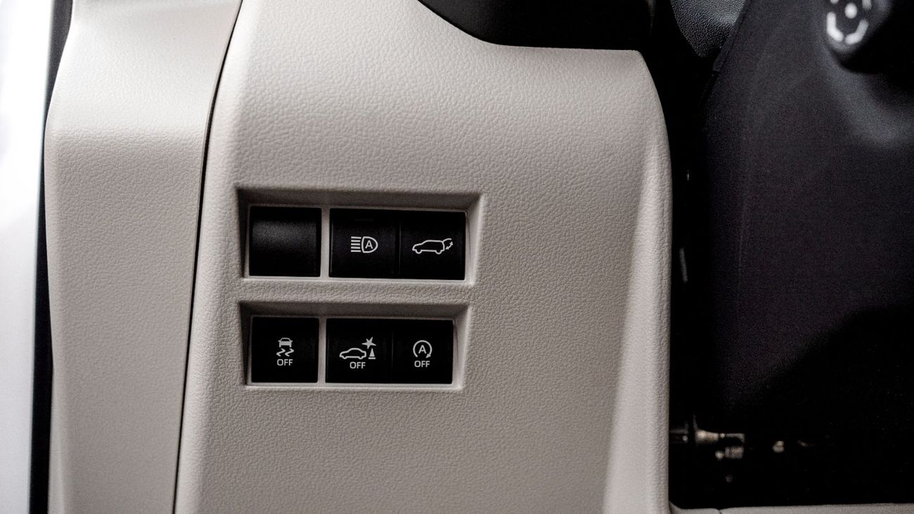 تويوتا لاند كروزر 2025 Toyota Land Cruiser VXR 3.5L AT Petrol (Without body kits) White