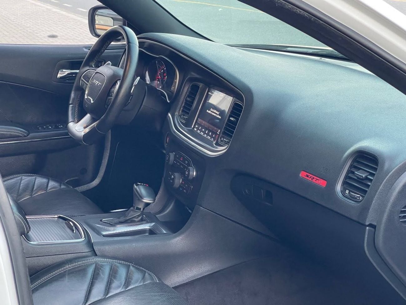 Dodge Charger HELLCAT 707HP / 6.2L V8 / LOW MILEAGE / SUNROOF / LEATHER SEATS / BLIND SPOTS / REMOTE START