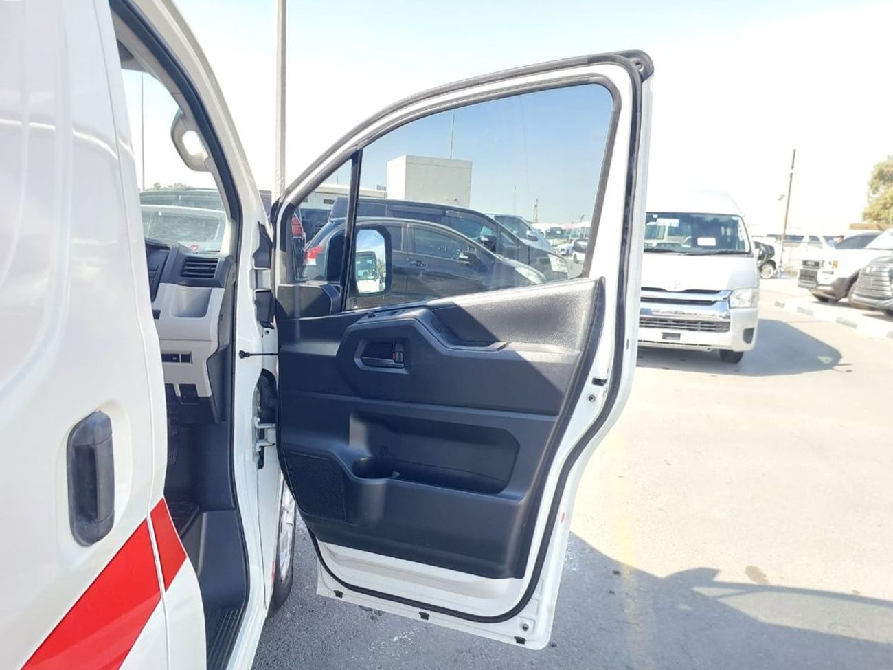 Toyota Hiace TOYOTA HIACE VAN AMBULANCE RHD 2019 MODEL 2.8 L DIESEL AUTOMATIC(PM03504)