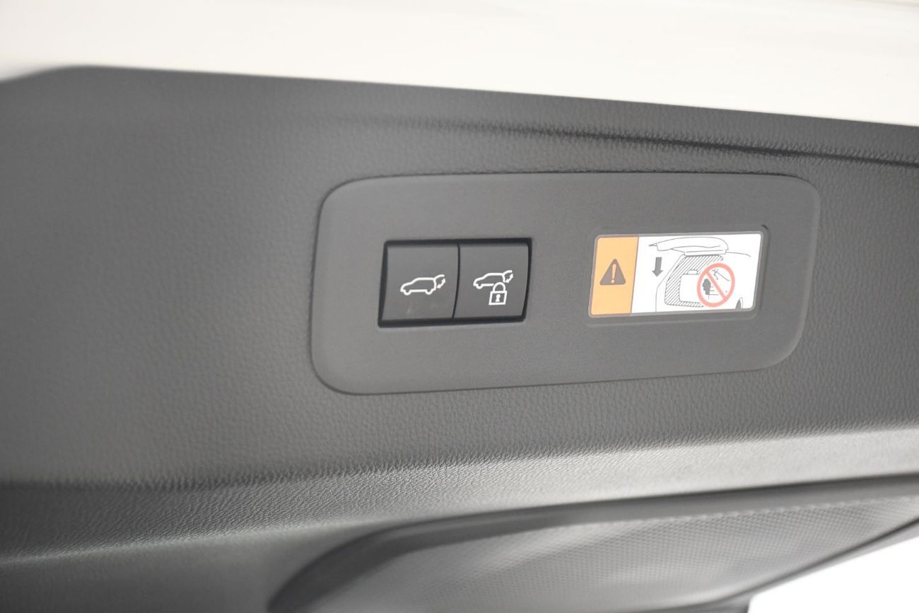 تويوتا برادو 2.4L Adventure  Petrol Full Option GCC (Ready Stock)