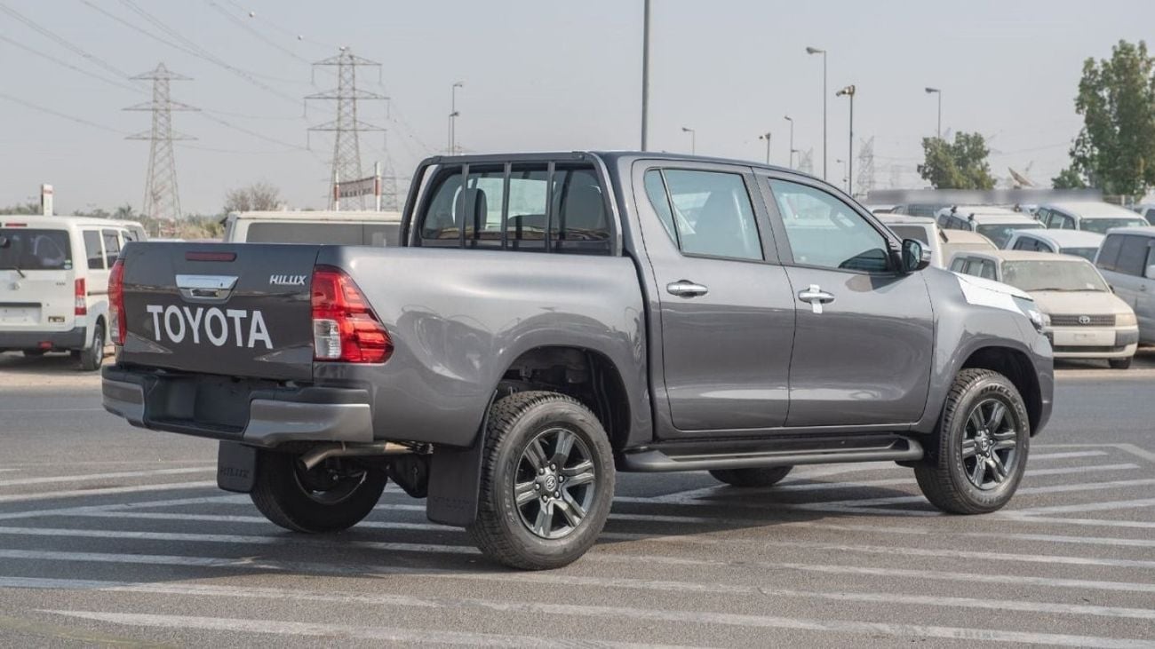 Toyota Hilux TOYOTA HILUX 2.4L DIESEL AT MED OPTION 2024
