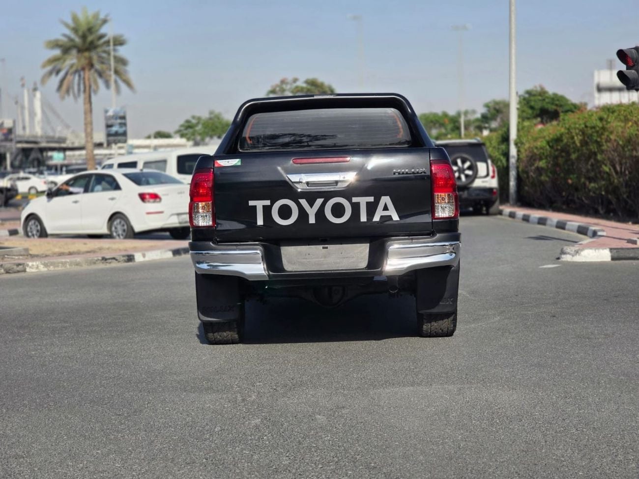 Toyota Hilux 2018 | 2.8L DIESEL | AT | RHD | SPORTS BAR | DOWNHILL ASSIST | CRUISE CONTROL
