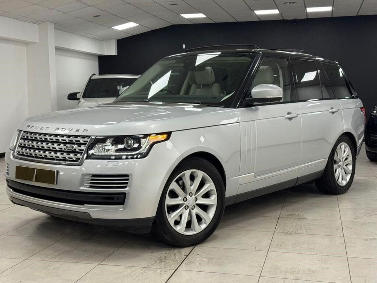 Land Rover Range Rover 3.0 DIESEL ENGINE | AWD | SUNROOF | ELECTRIC SEATS