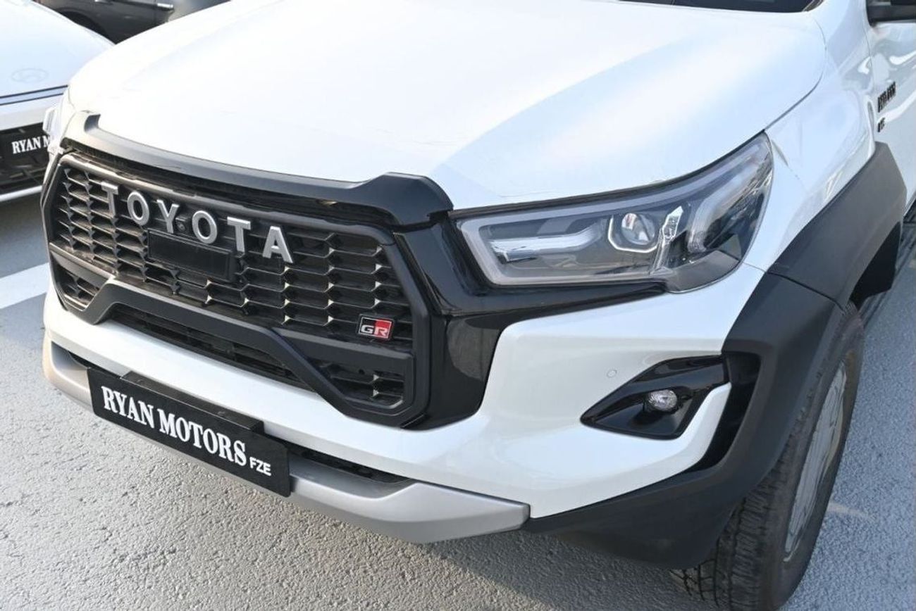 تويوتا هيلوكس Toyota Hilux GR Sport 4.0L V6, Petrol, 4WD, Pickup, Model 2024, Color White