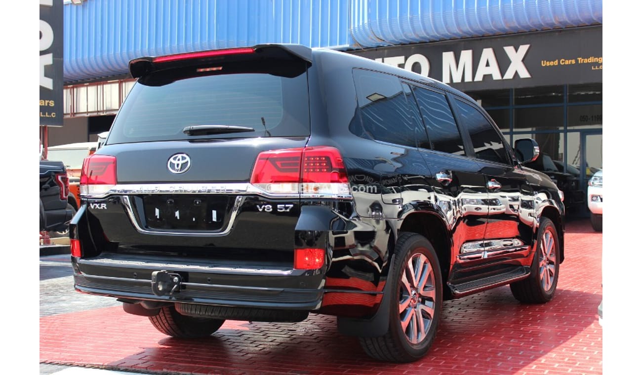 تويوتا لاند كروزر (2019) VXR V8 5.7, GCC, UNDER WARRANTY FROM LOCAL DEALER