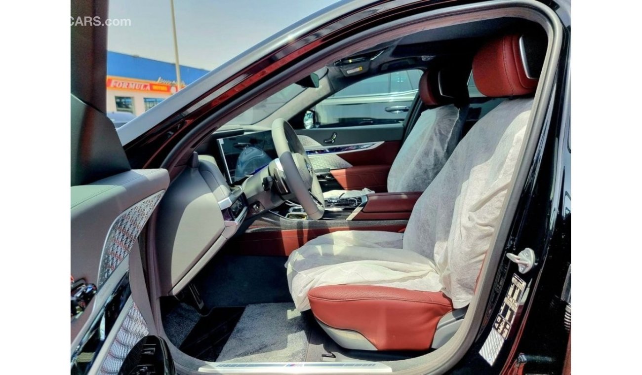 بي أم دبليو 760Li i xDrive 5 Years W&S  M Sport 2023 GCC