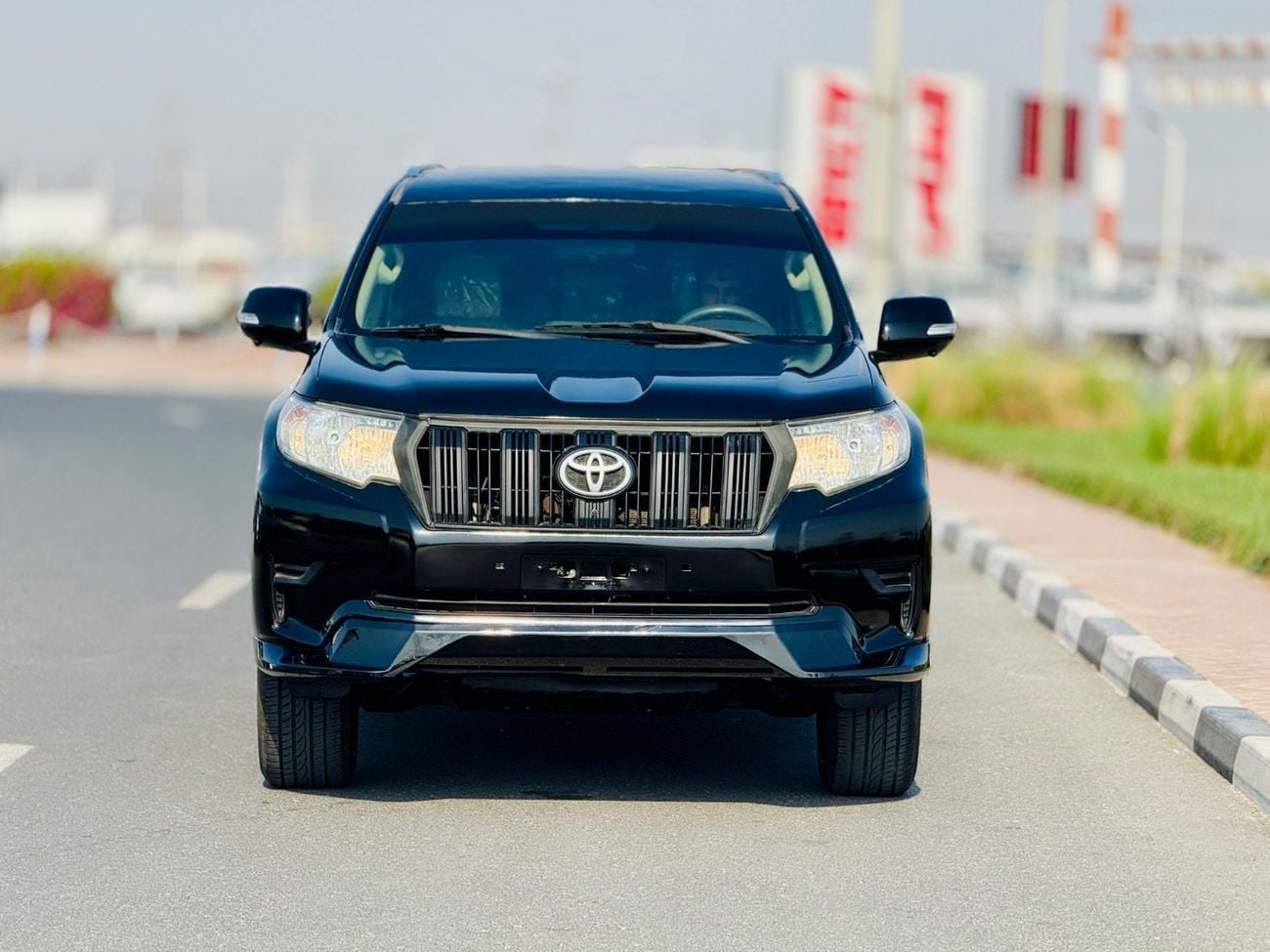 Toyota Prado VXR Toyota Prado Fuel Petrol cylinder 4 black colour outside and beige inside