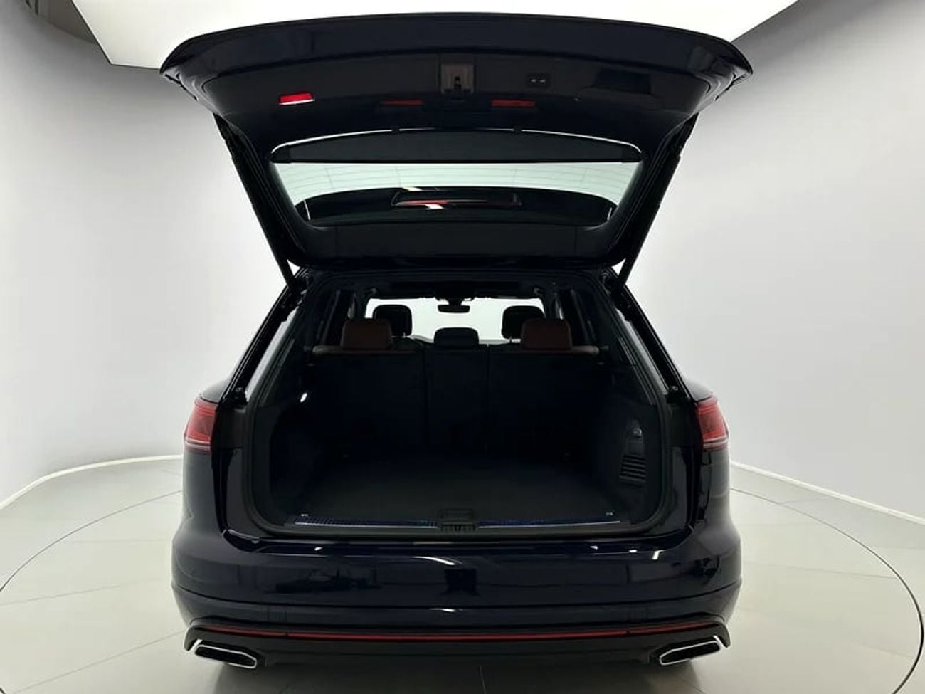 فولكس واجن طوارق Elegance 2 3.0L Elegance + (REF#21179) / WAS 229,900 AED - NOW 199,900 AED