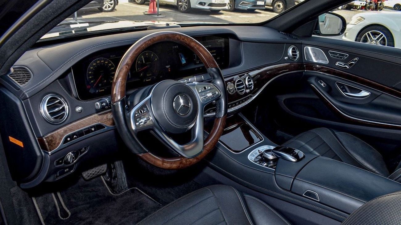 Mercedes Benz S560 Std 4.0L (463 HP)