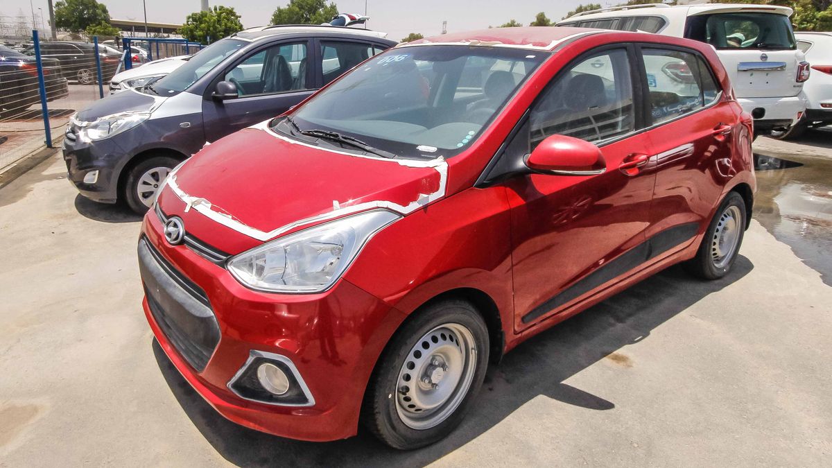 Hyundai i10 for sale: AED 25,500. Red, 2016