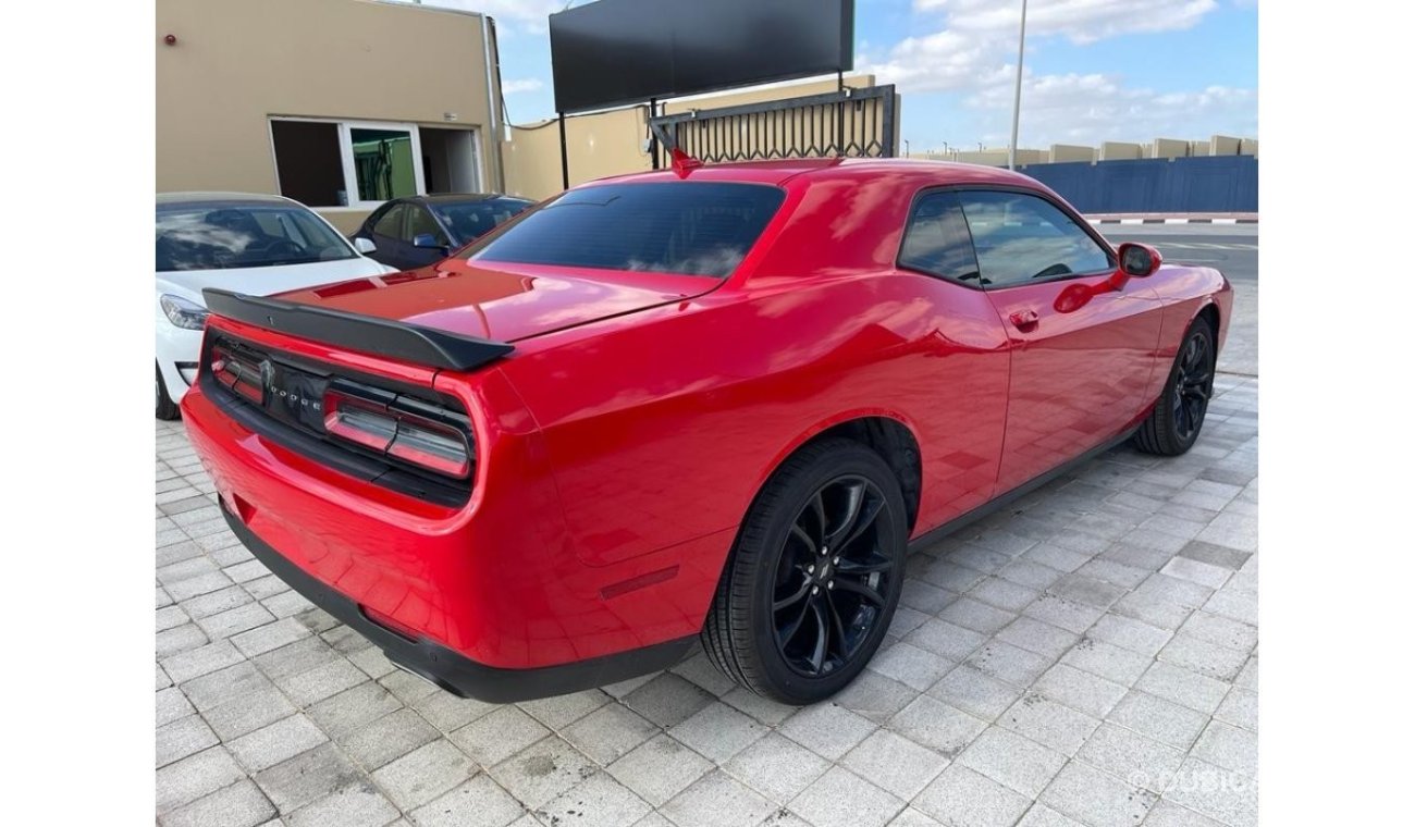 Dodge Challenger SXT