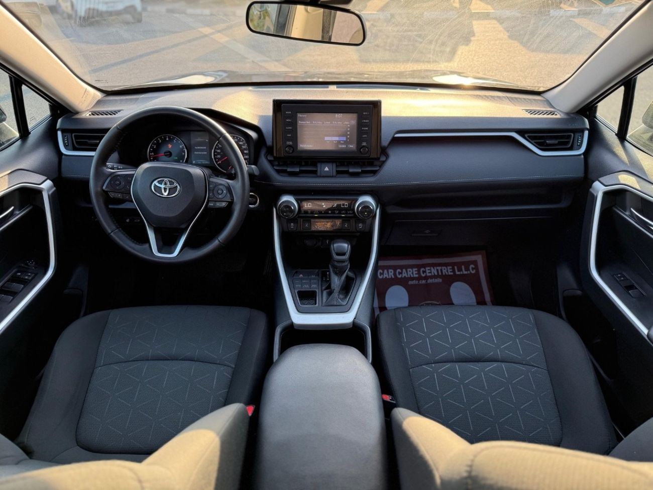 Toyota RAV4 XLE 4WD Full Option Sunroof, push start leather seats