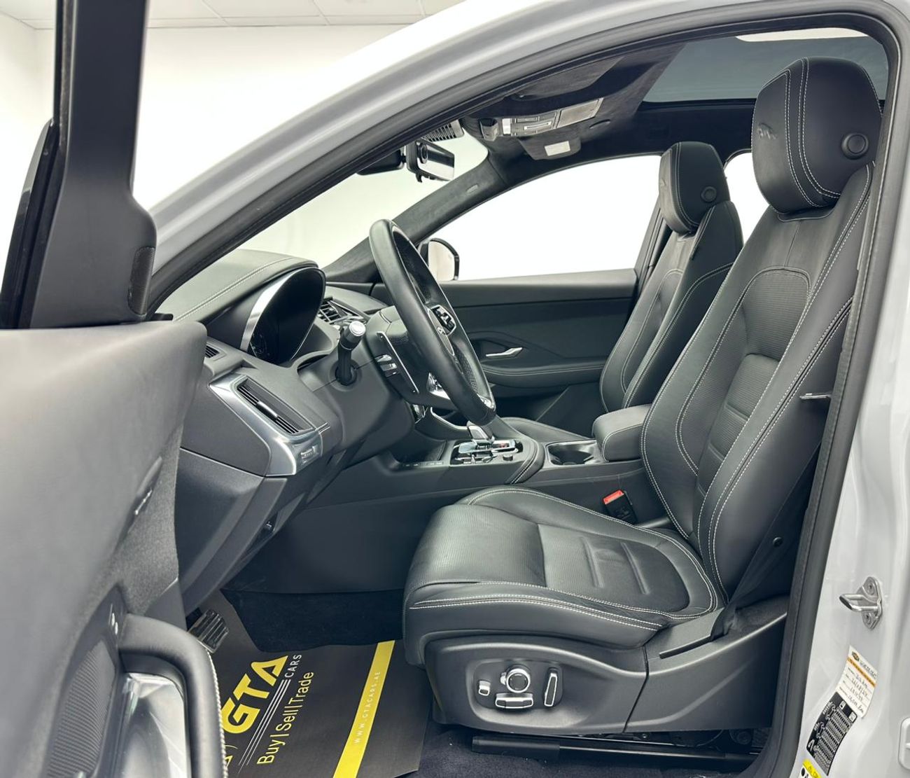 Jaguar E Pace 2021 Jaguar E-Pace P300e, 1 Year Warranty Unlimited, Excellent Condition