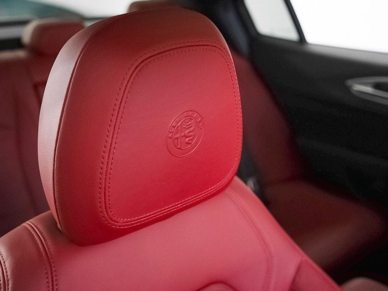 Alfa Romeo Giulia 2023 Alfa Romeo Giulia Veloce Q2 / Alfa Romeo Warranty & Service Pack