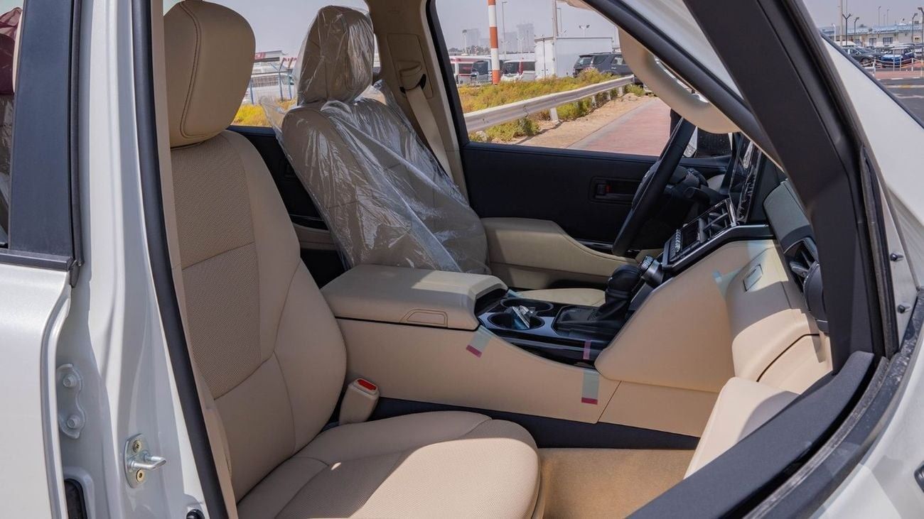 Toyota Land Cruiser 2025 Toyota Land Cruiser 300 GXR 4.0L AT Petrol 4WD (White-Beige)