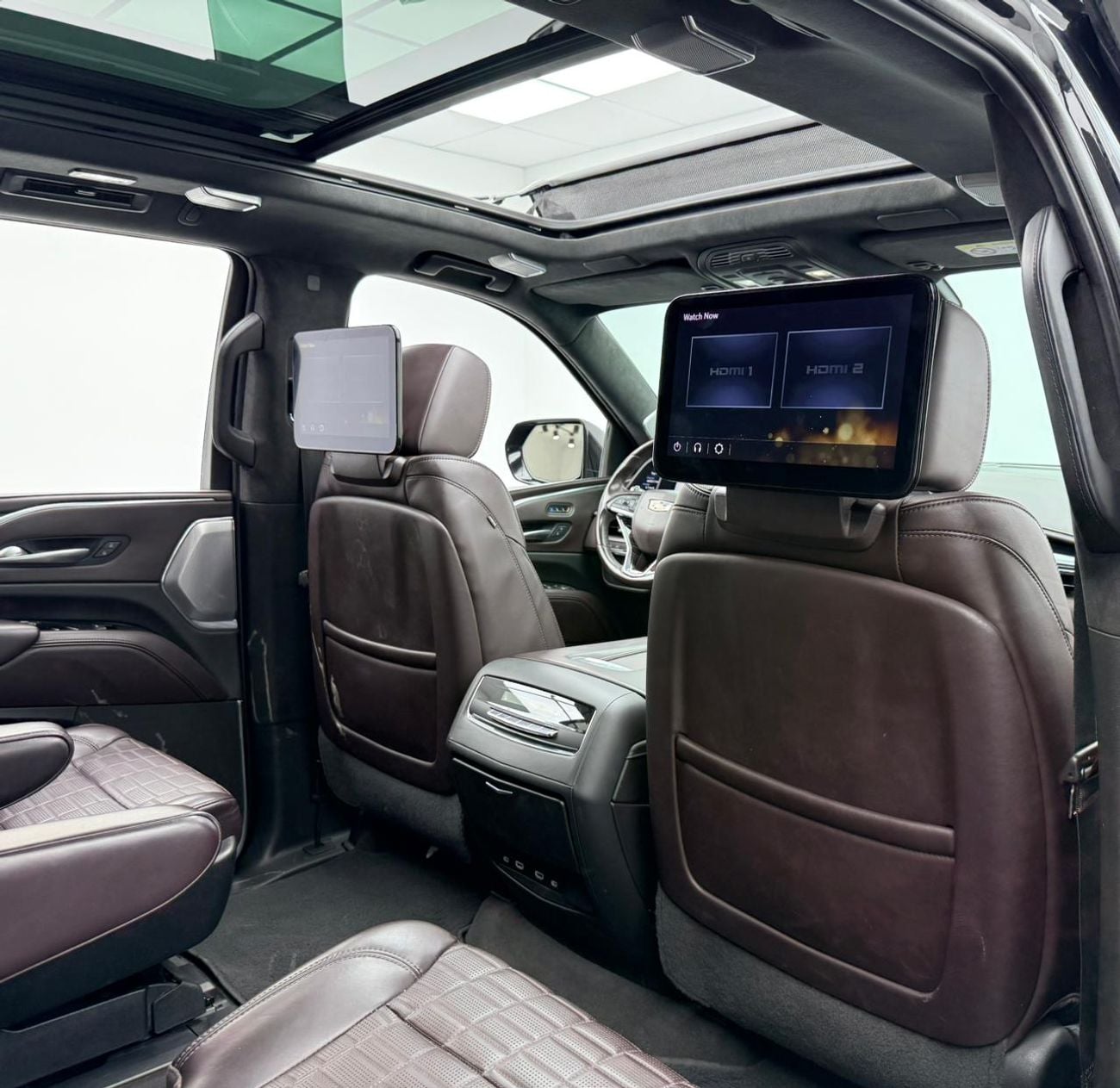 كاديلاك إسكالاد Escalade-V 6.2L 2023 Cadillac Escalade V, 2027 Cadillac Warranty, 2028 Cadillac Service Pack, GCC
